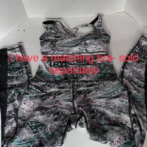 Lululemon   * Train Times Pant 25"  leggins Springscape Multi / Obsidian EUC - Picture 2 of 15